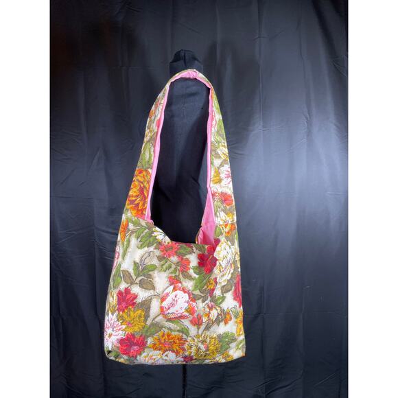 Large Hobo Bag, handmade with vintage canvas floral fabric from the 60"s, lined - Picture 1 of 6